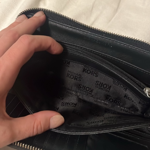 Michael kors wallet - Picture 5 of 8